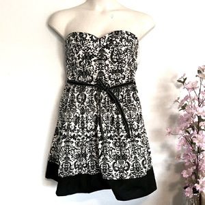 Trixxi Junior Strapless Black / White damask Fit and Flare Vintage Dress Size 13
